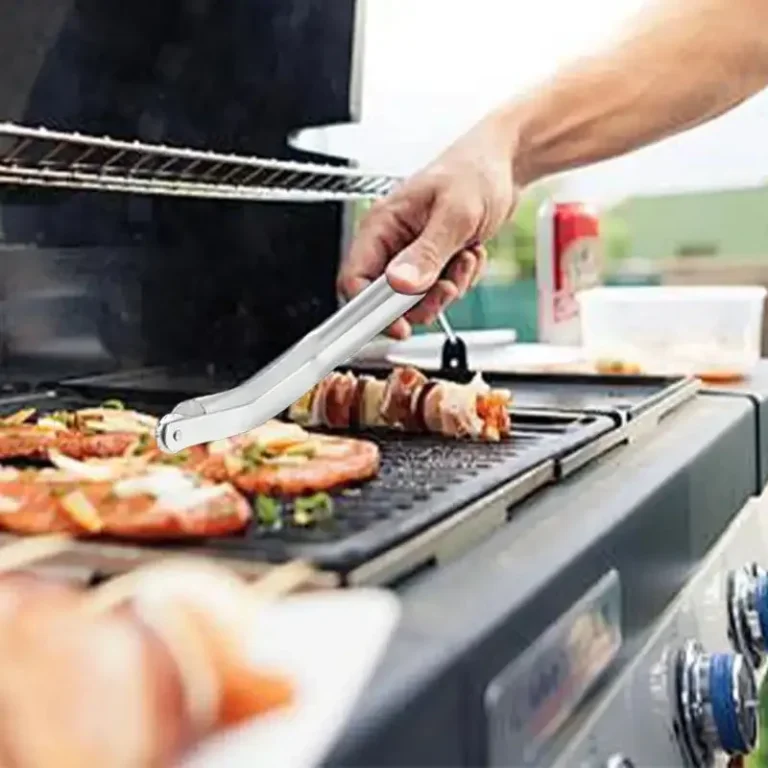 Roštilj kobasica Twister: Uz naša inovativna BBQ klešta, roštiljanje postaje pravo zadovoljstvo za sve ljubitelje dobrog zalogaja! – ROŠTILJSKA OPREMA